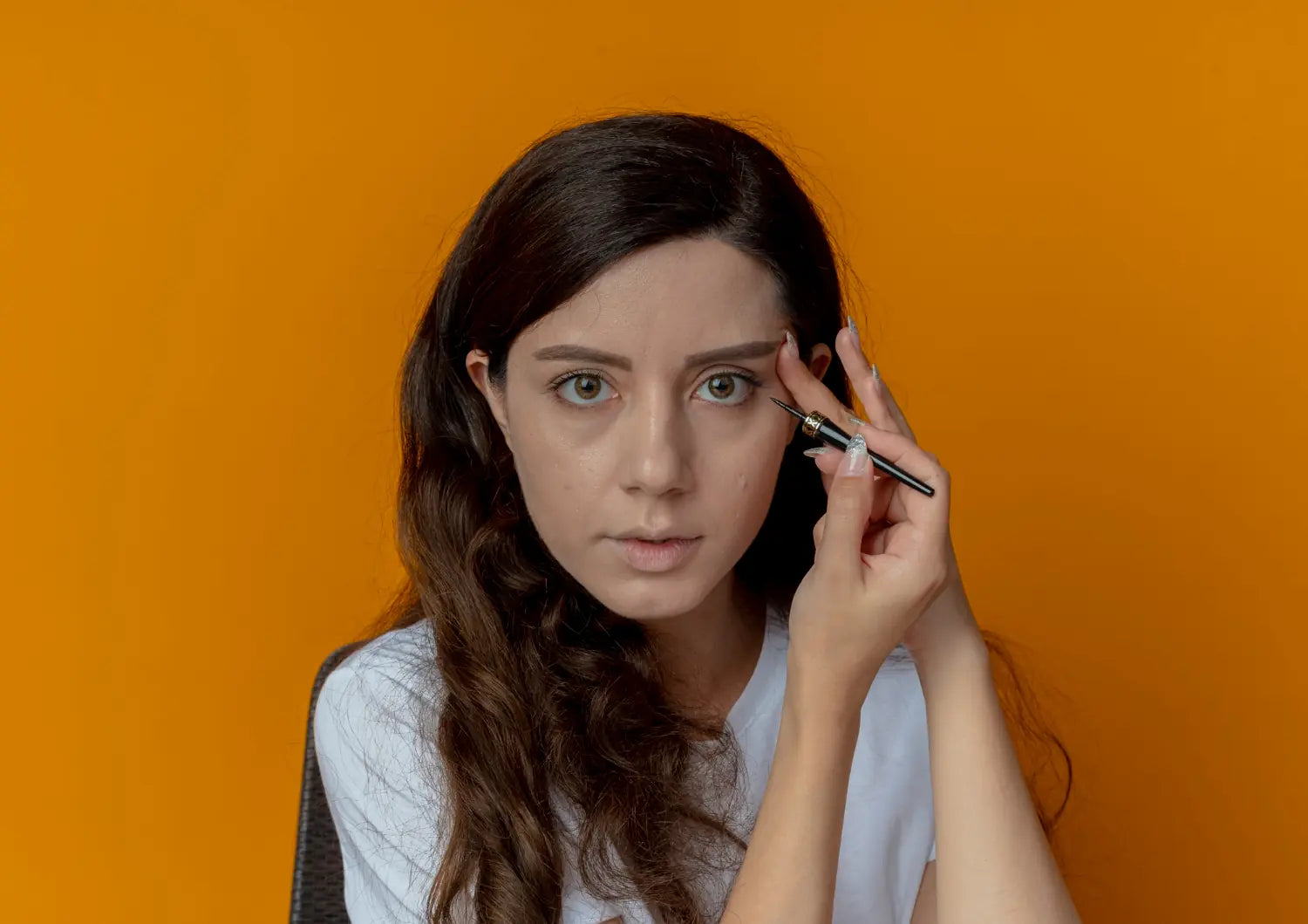 Eyeliner Çekerken El Titremesi Nasıl Önlenir?